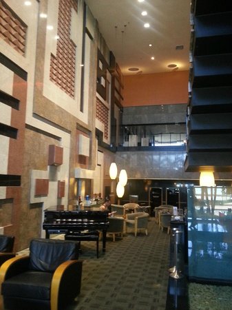 Ambiente interno reformado do Hotel Gran Marquise